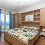 Apartment 3 Bedroom Cozy In Novi Vinodolski