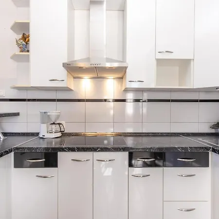 3 Bedroom Cozy In Apartman