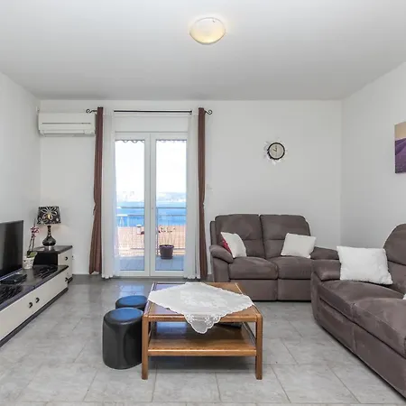 3 Bedroom Cozy In * Novi Vinodolski